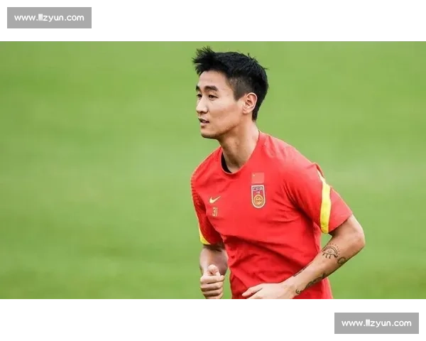 广州队老队长怒批韦世豪：贪得无厌毁球队，球迷区对骂引争议